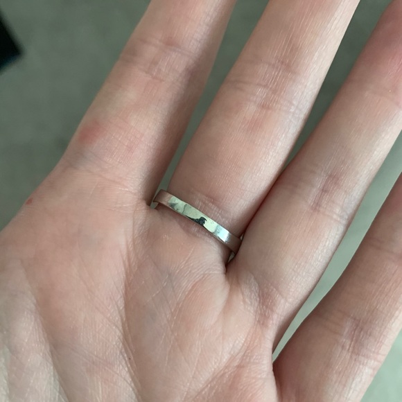 Sterling Silver Ring Size 7 - Picture 2 of 2